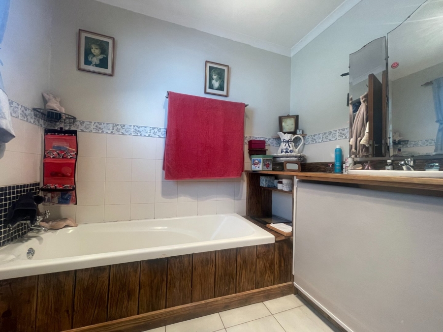 8 Bedroom Property for Sale in Leermansdrift Ah Western Cape